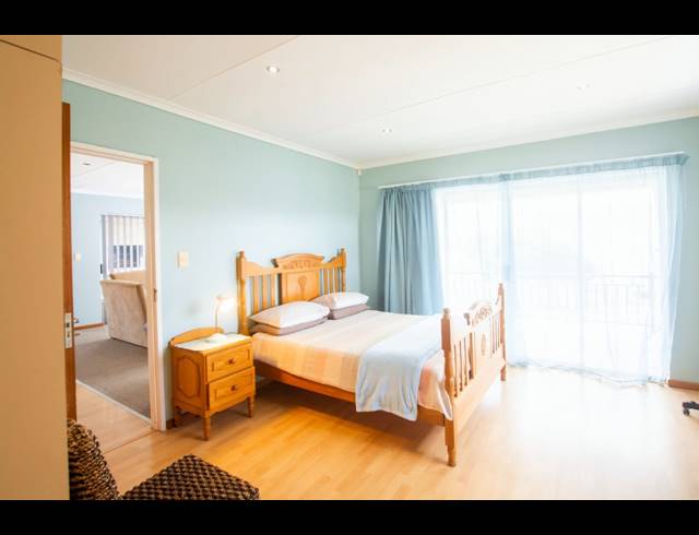 4 BEDROOM HOUSE FOR SALE IN WAVECREST